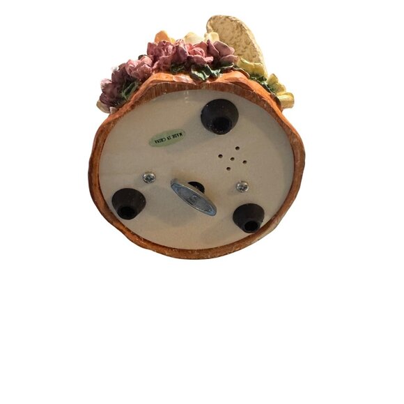 Vintage Dillards Angel Figurine With Flowers & Wings‎ - Picture 6 of 8